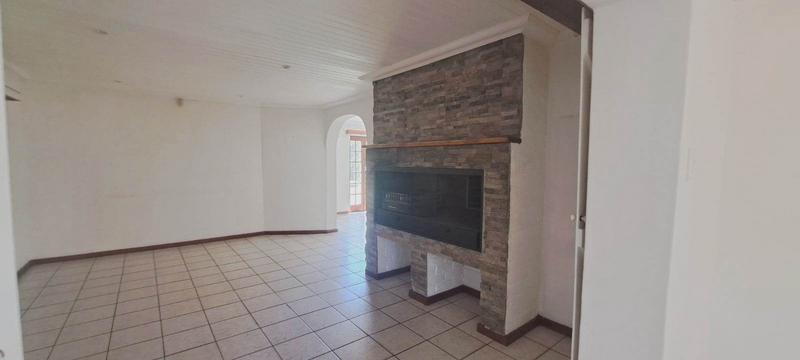 To Let 3 Bedroom Property for Rent in Heather Park Western Cape